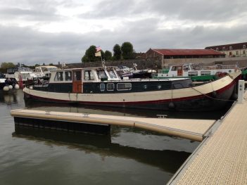 Péniche à vendre