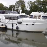 A vendre vedette modèle 49 Royal pour une navigation fluviale et maritime