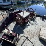 Péniche Freycinet 38,97 m BONANZA (1957) – pont avant avec treuils et guindeau
