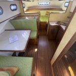 Trawler Kim Marine Le Feeling (1977) – dinette convertible et coin cuisine