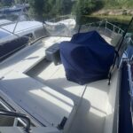Vedette Fairline 36 Stella (1989) – poste de pilotage extérieur sous housse