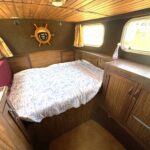 Pénichette Locaboat 930 Sérénité (1981) – cabine avant, lit double et rangements