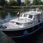 Vedette hollandaise Smelne 1140 Dreamflower (1985) – vue extérieure tribord en navigation