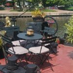 Péniche Hagenaar 18 m ANNA (1911) – pont avant avec salon de jardin et guindeau