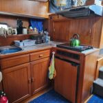 Vedette hollandaise Aquanaut 11 m Aldebaran (1994) – cuisine équipée