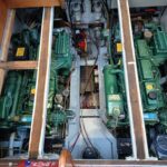 Vedette hollandaise Linssen 372 SX LE VOGUE (1992) – compartiment moteur, deux Volvo Penta