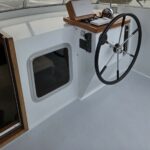 Kotter hollandais Bronsveen 1480 Petit Michou (2002) – cockpit extérieur sous taud