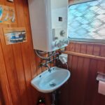 Vedette hollandaise Helena Cruiser (1980) – chauffe-eau gaz et lave-mains