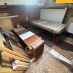 Tjalk hollandais Osseo (1890) – cabine avant en travaux, matériaux entreposés