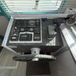 Vedette hollandaise Vetus 1200 Damier (1992) – tableau de bord du poste de pilotage intérieur