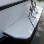 Vedette hollandaise Vetus 1200 Damier (1992) – plateforme de bain arrière et échelle inox