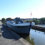 Péniche habitation 19,46 m (1905) – vue extérieure de l'avant à quai