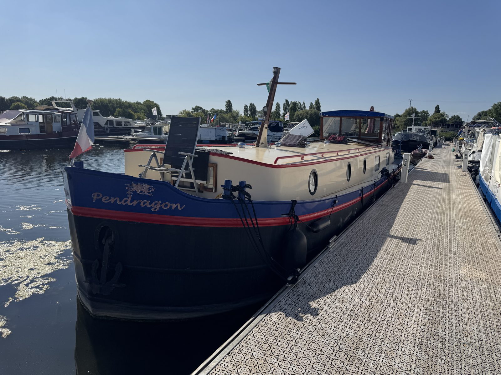 Tristar Boats Pendragon — vue extérieure proue tribord