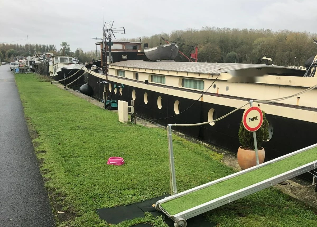 Péniche 39 m - Vue extérieure