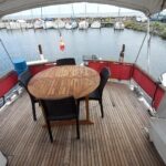 Vedette hollandaise 12,50 m – Pont arriere couvert