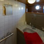 Vedette hollandaise 12,50 m – Salle d eau