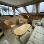 Vri-Jon Contessa 40 Maverick – Salon et escalier